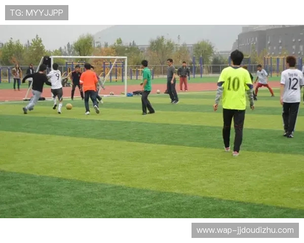 开云足球官网最新赛事信息全面解析助你掌握第一手比赛动态 开云足球官网最新赛事信息全面解析助你掌握第一手比赛动态